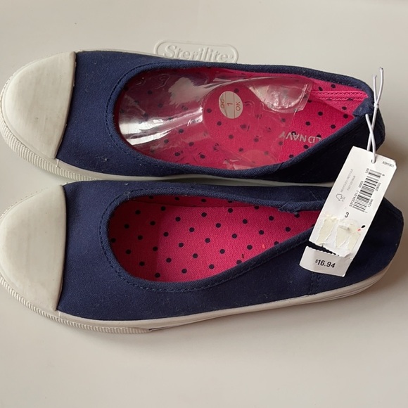 Old Navy Girls SlipOn Size 3 - Picture 3 of 4